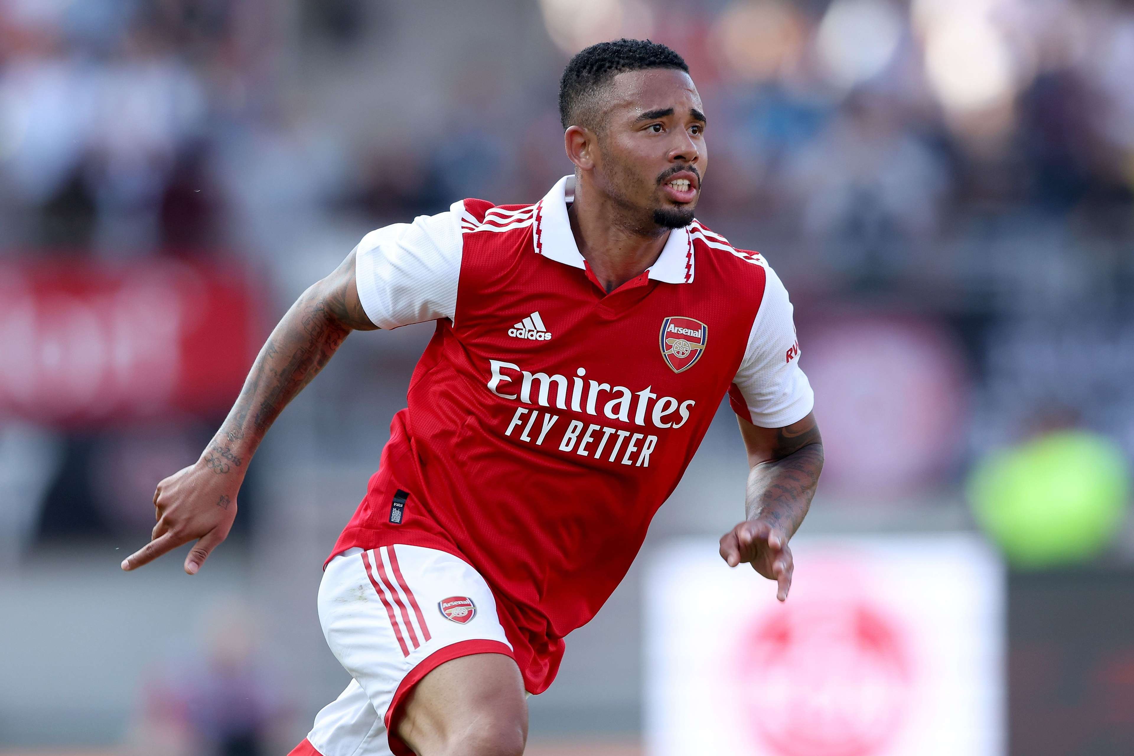 梅西夺冠仍无法平息梅罗最佳之争引发的热议